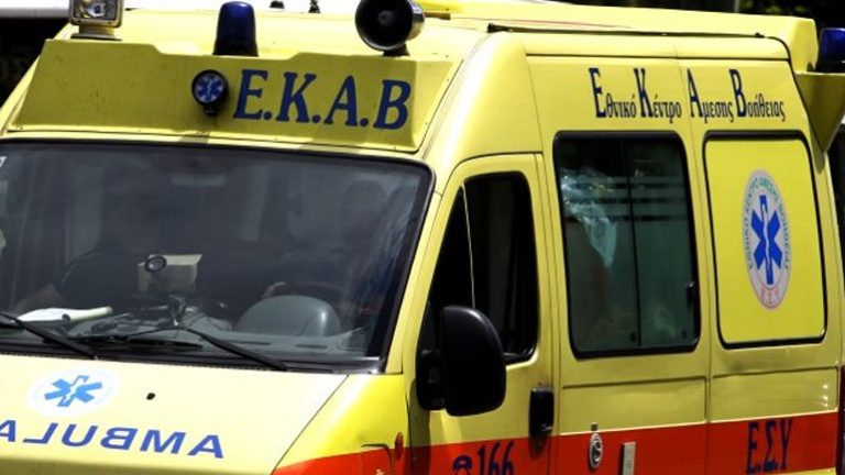 Λαμία: Ηλικιωμένη έχασε τη ζωή της όταν κατέρρευσε ενώ περπατούσε στο κέντρο