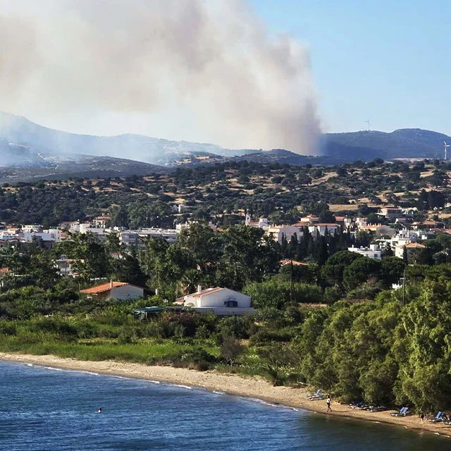 Μεγάλη κινητοποίηση για φωτιά στην Εύβοια – Μήνυμα 112 για απομάκρυνση κατοίκων