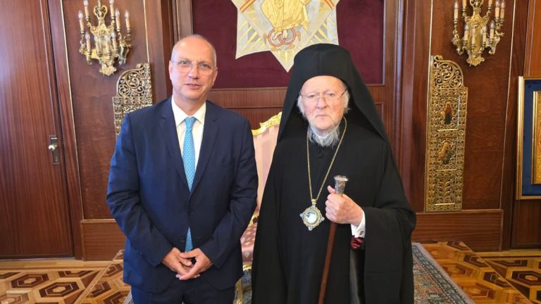 Συνάντηση στην Κωνσταντινούπολη με τον Πατριάρχη για τον Γιάννη Οικονόμου