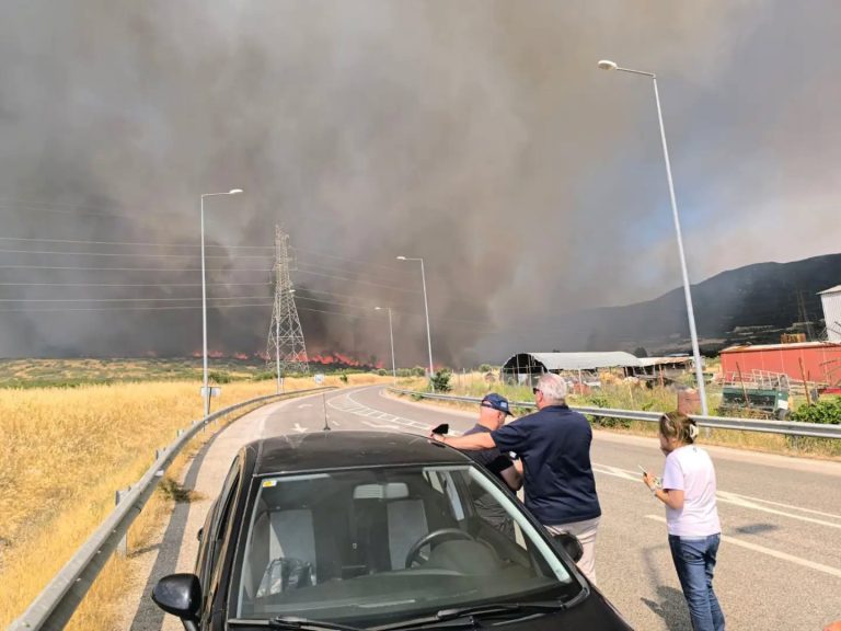 «Ήταν σαν πόλεμος – Χρειάζεται μέγαλη προσοχή» δηλώνει στον Λαμία FM-1 96.2 ο αντιπεριφερειάρχης Φθιώτιδας Ηλίας Σανίδας για το μεγάλο μέτωπο πυρκαγιάς στη Λοκρίδα