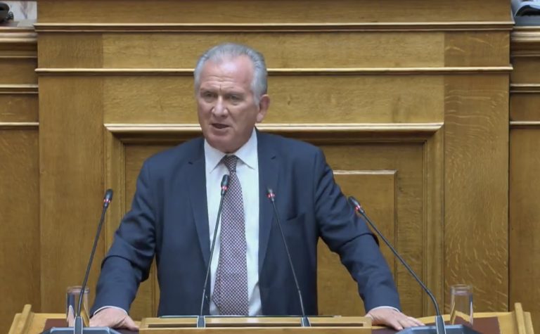 Γιώργος Μουλκιώτης: «Η Κυβέρνηση ενσωματώνει ευρωπαϊκές οδηγίες, αλλά υπονομεύει τα εργασιακά δικαιώματα»