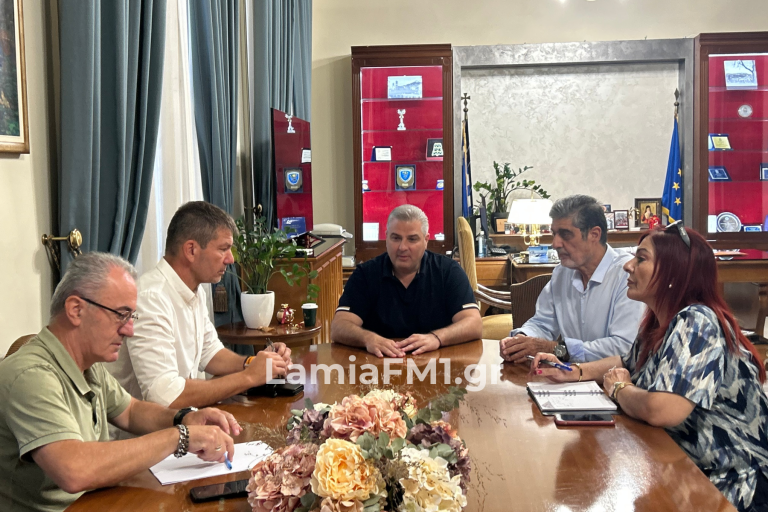 Έκτακτη σύσκεψη στην Περιφέρεια Στερεάς Ελλάδας για τα κρούσματα σαλμονέλας στη Λαμία – Σε εξέλιξη η ιχνηλάτηση της εφοδιαστικής αλυσίδας (βίντεο)